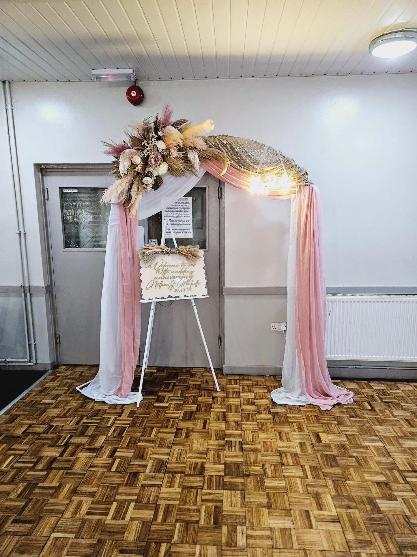 Wooden or Metal Arch