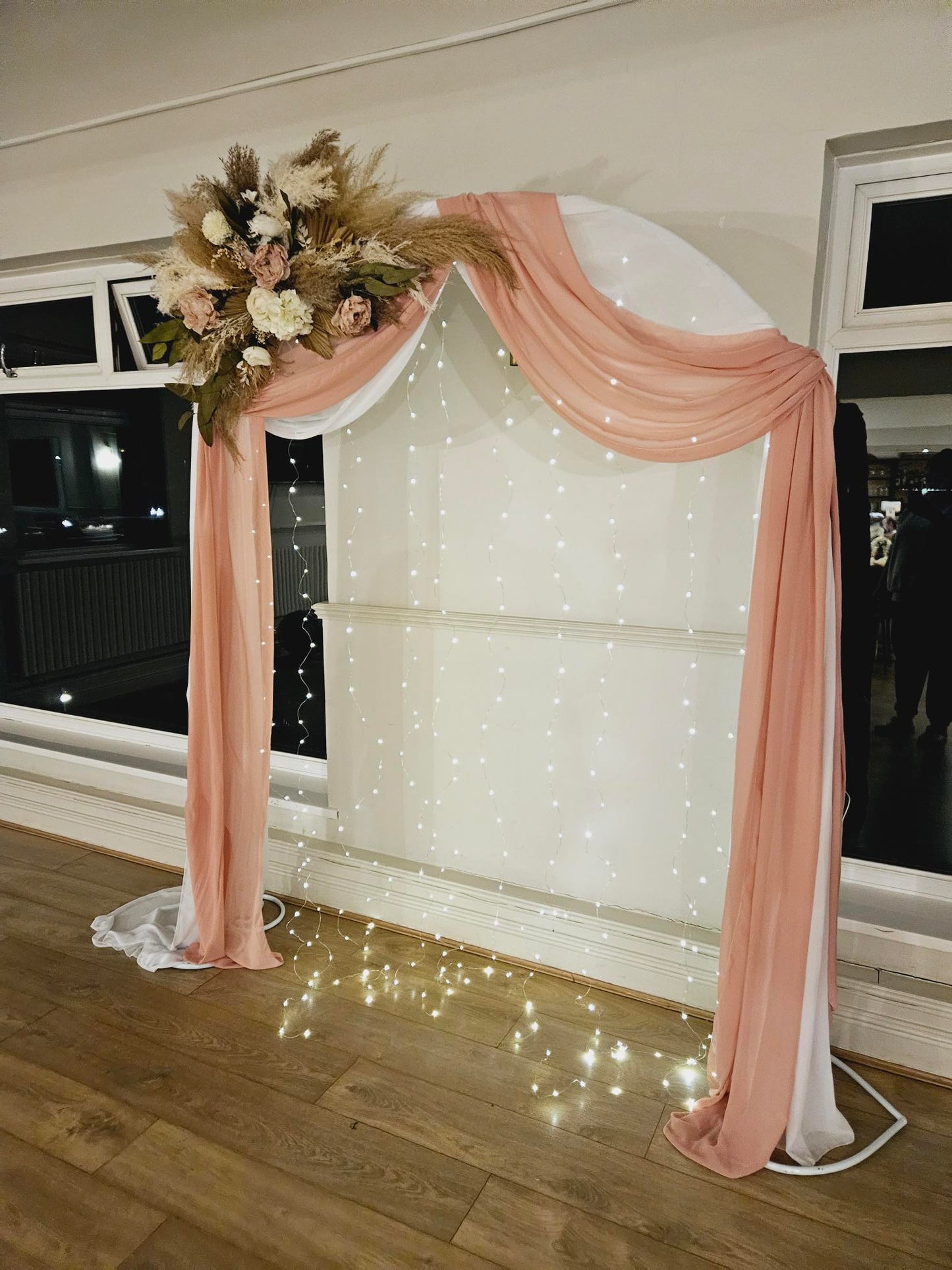 Wooden or Metal Arch