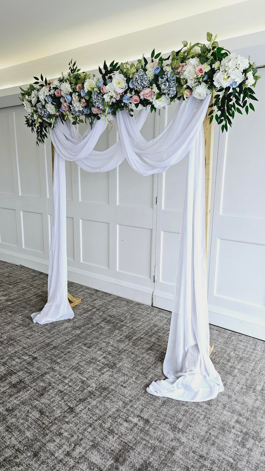 Wooden or Metal Arch