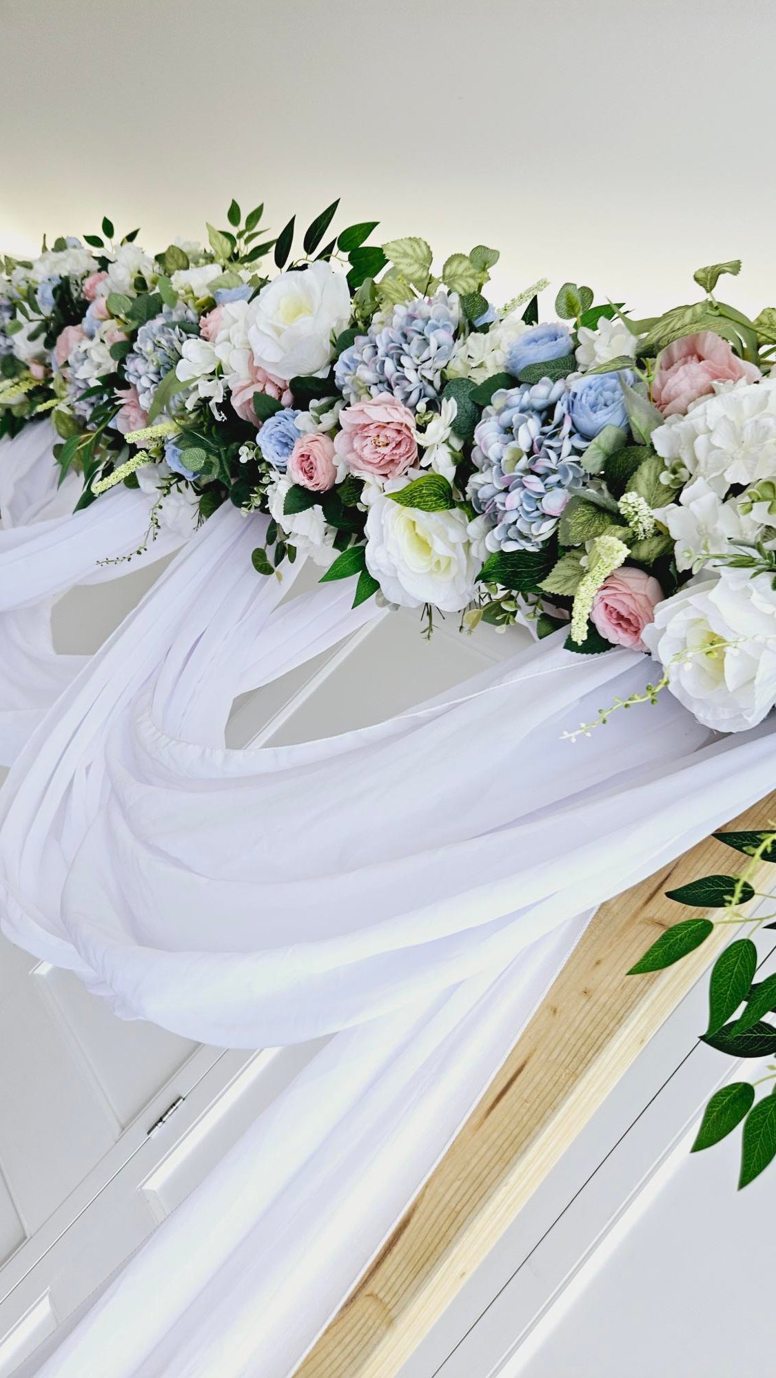 Wooden or Metal Arch
