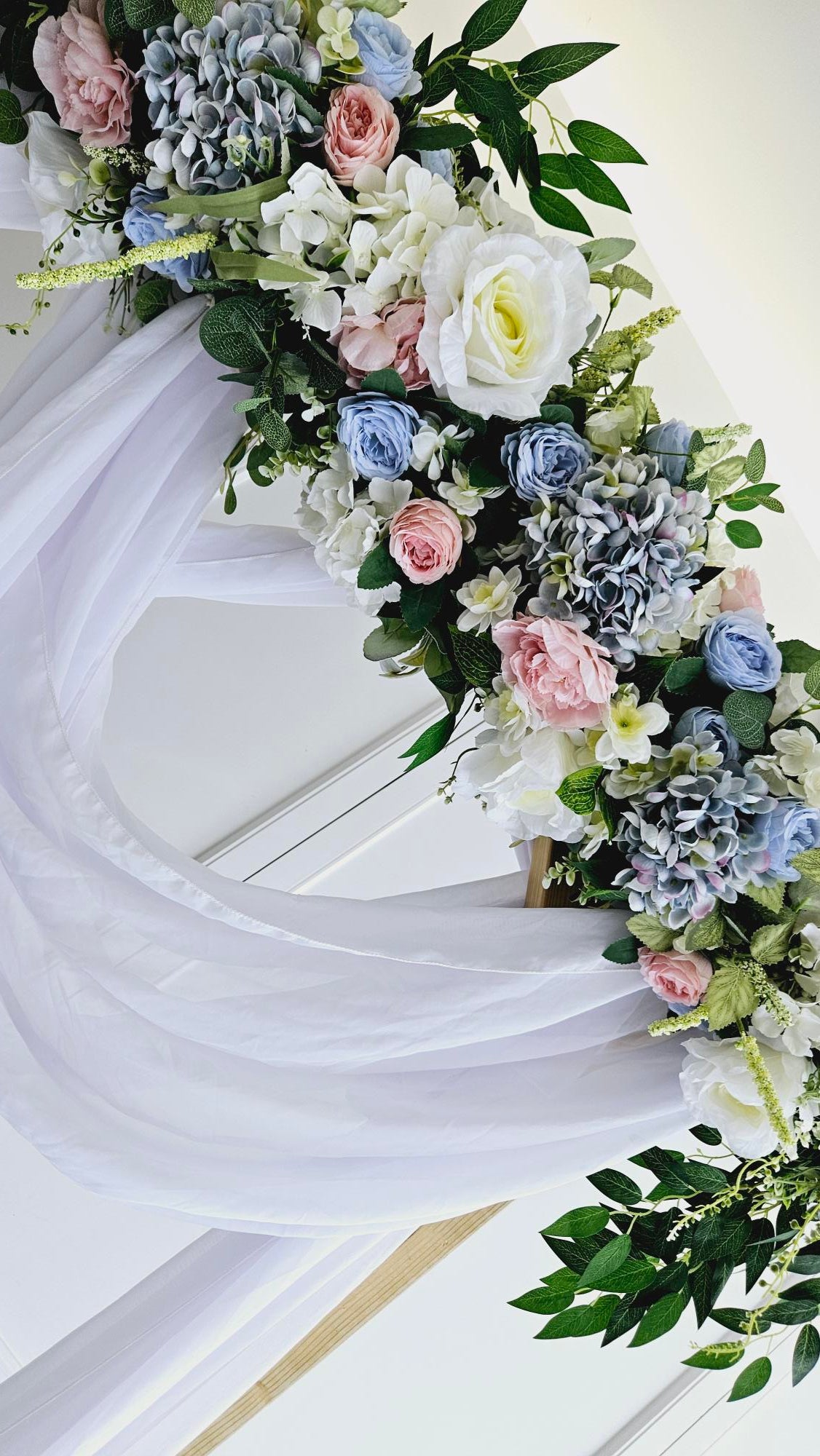 Wooden or Metal Arch