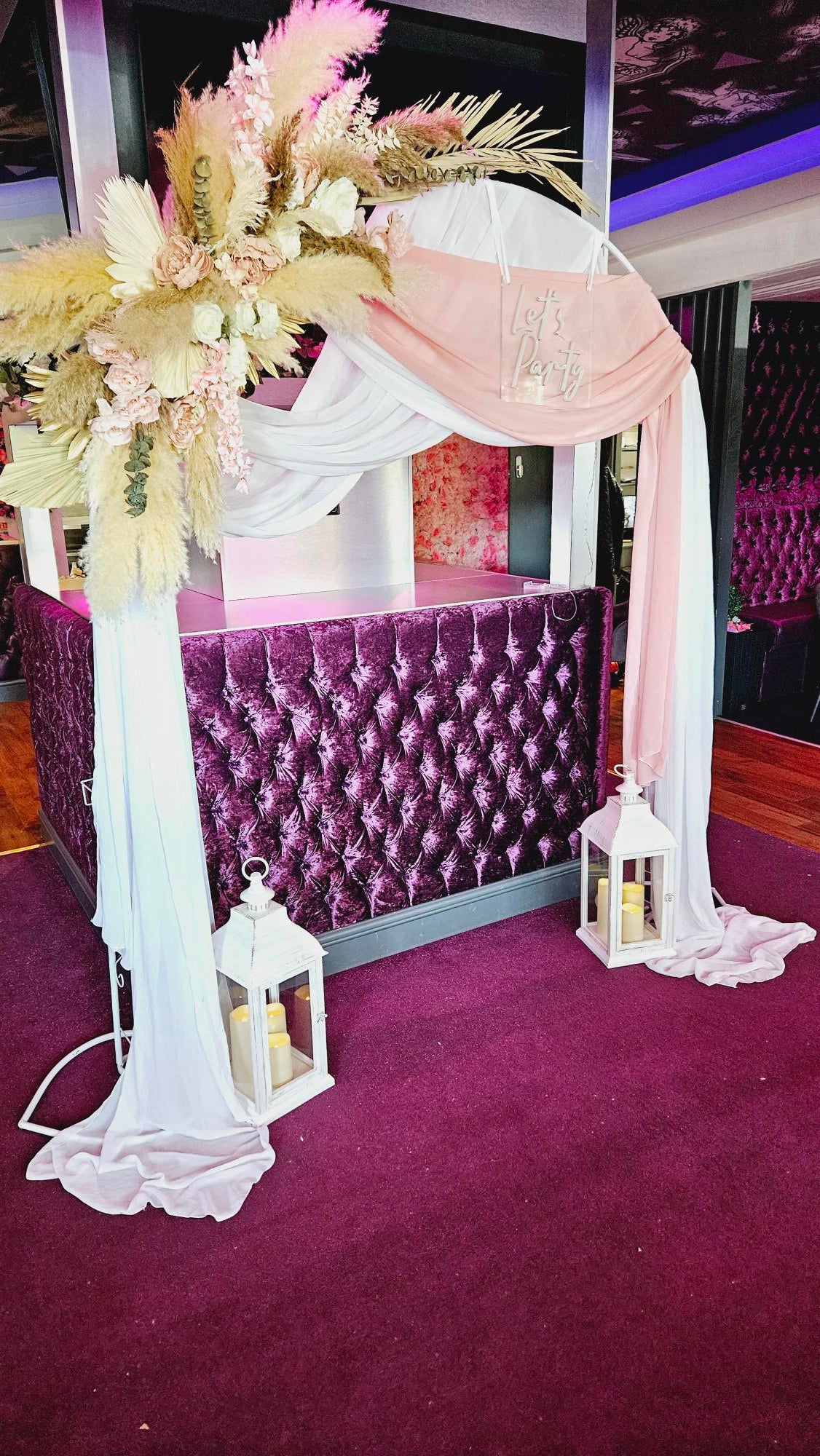 Wooden or Metal Arch