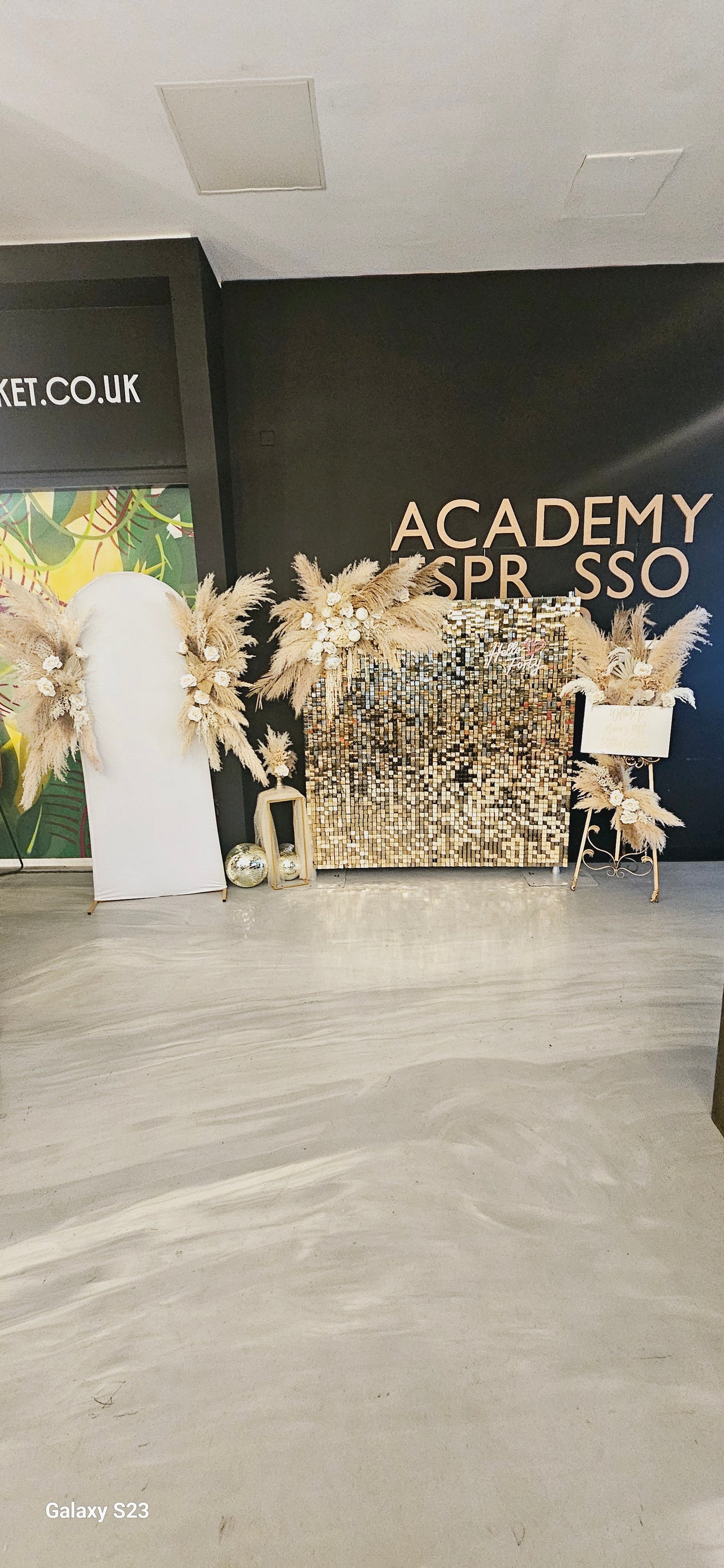 Gold Shimmer Wall
