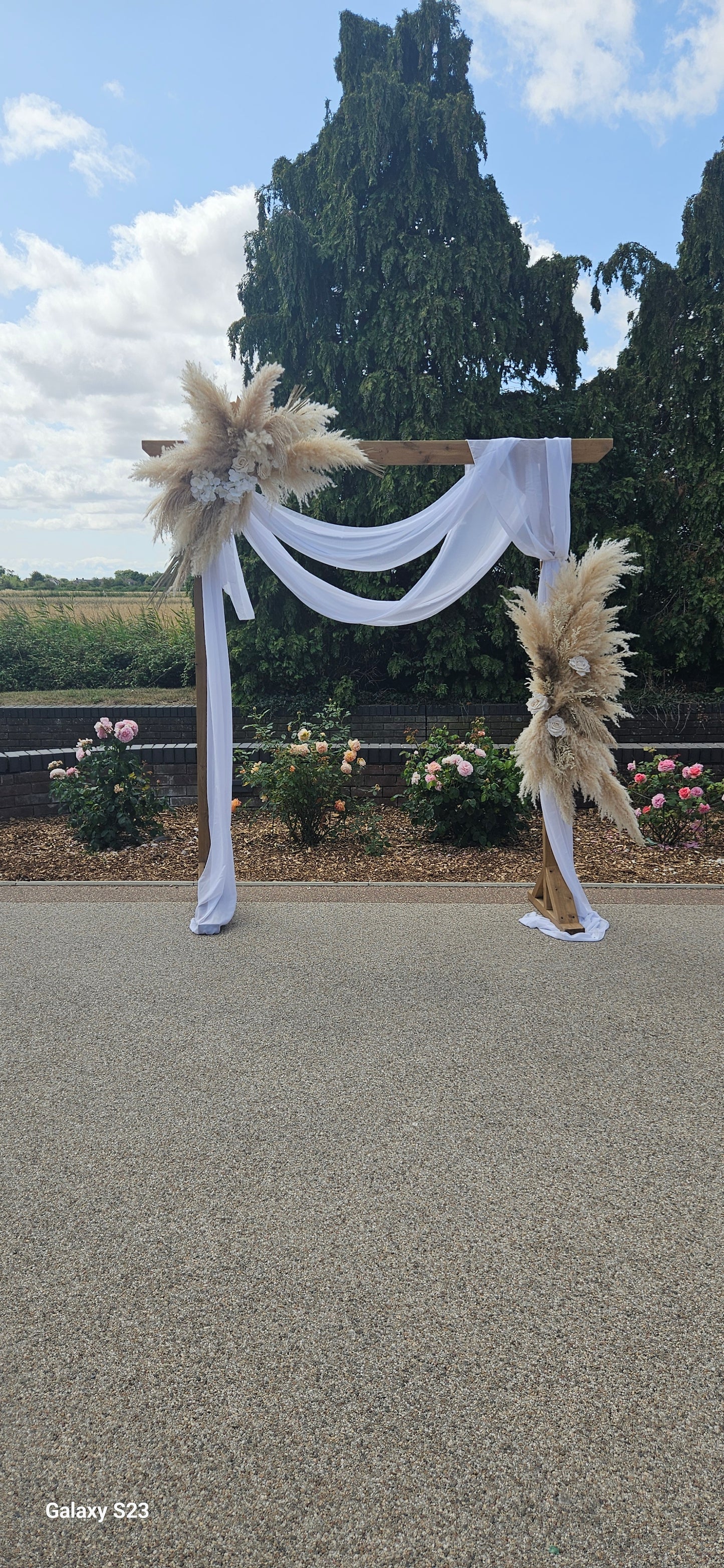 Wooden or Metal Arch