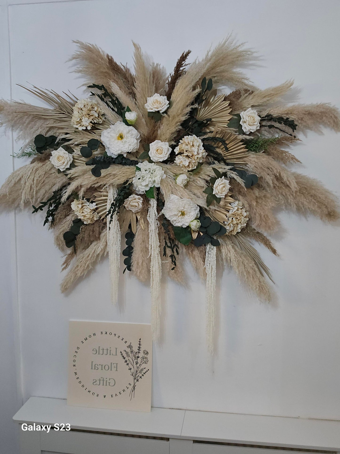 Pampas Wall Displays