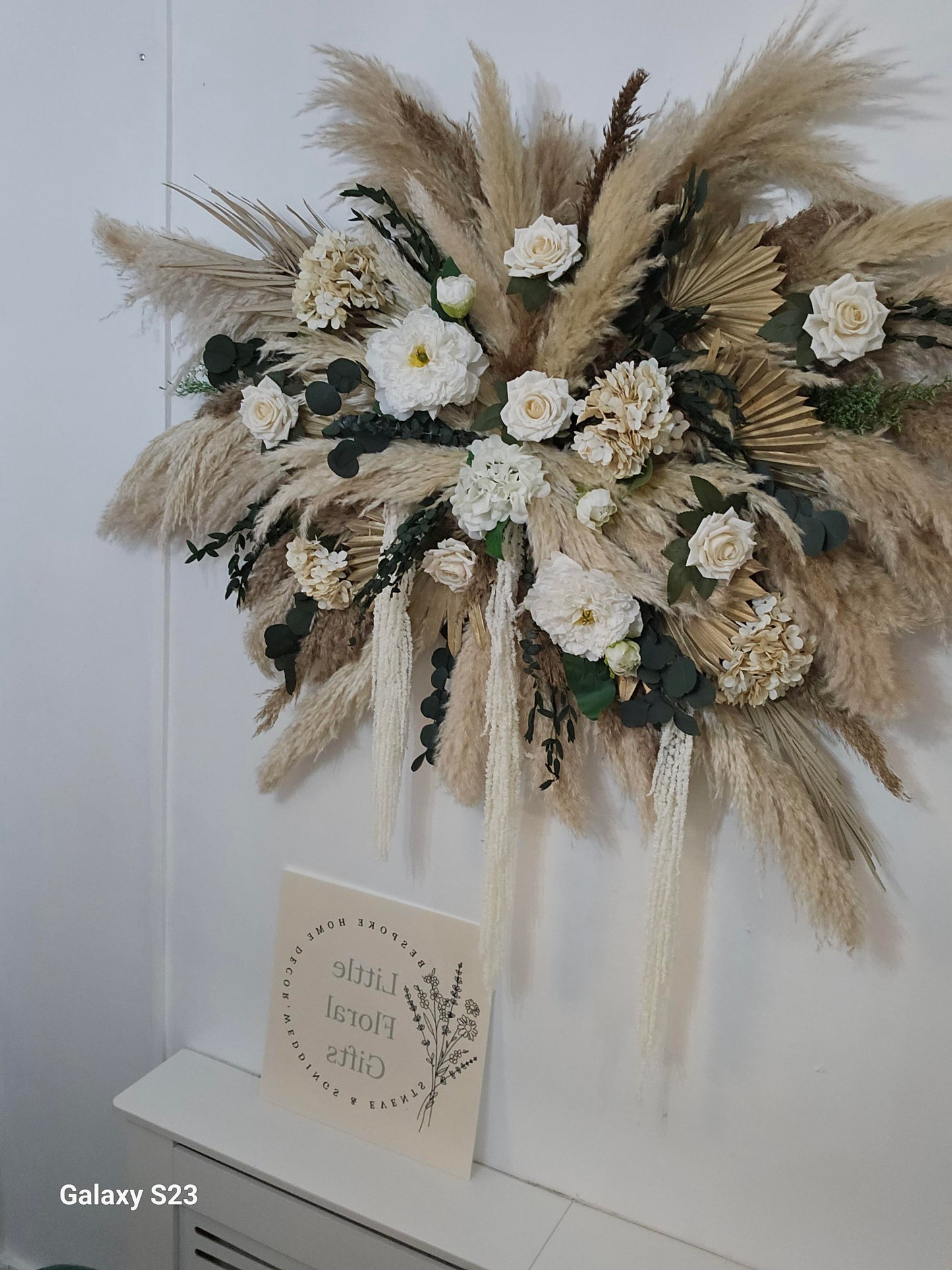 Pampas Wall Displays