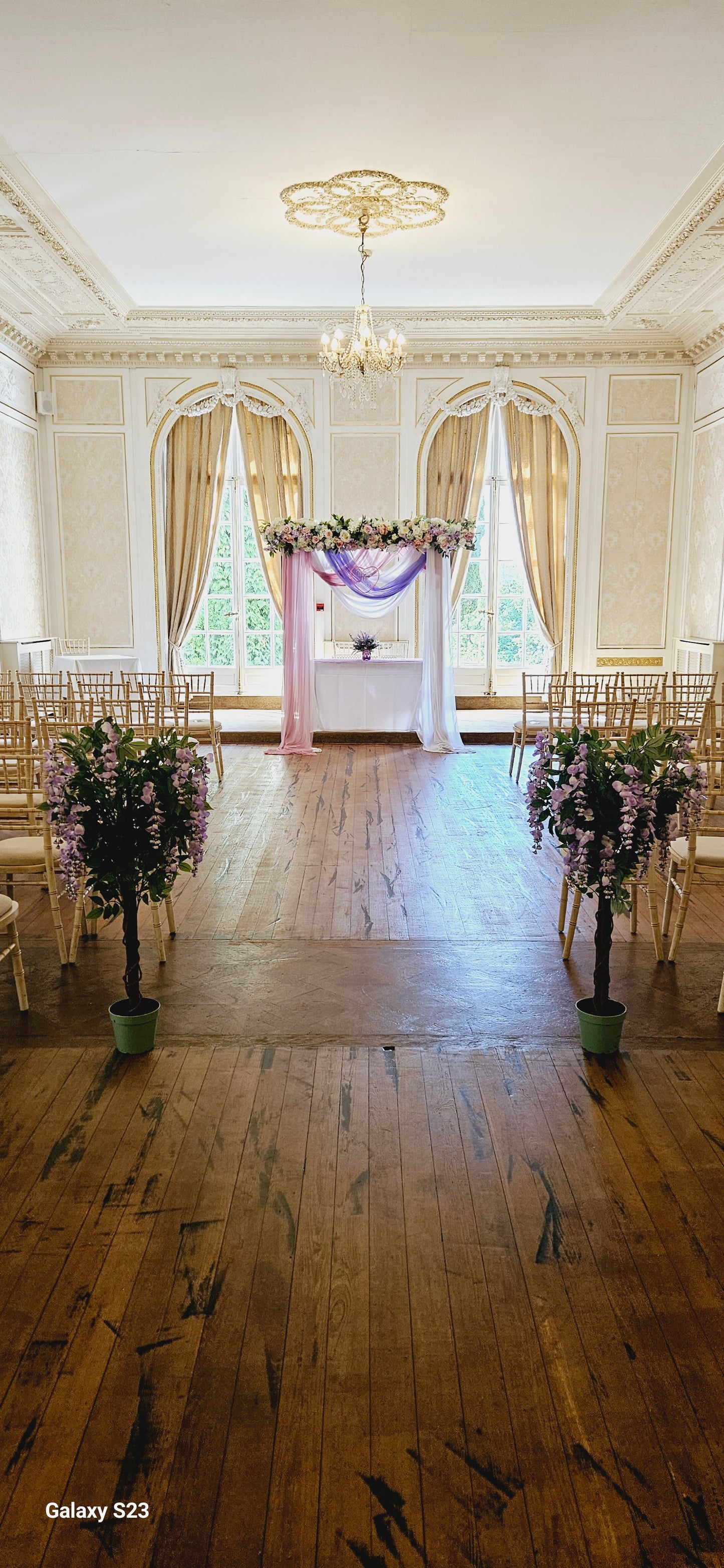 Wooden or Metal Arch
