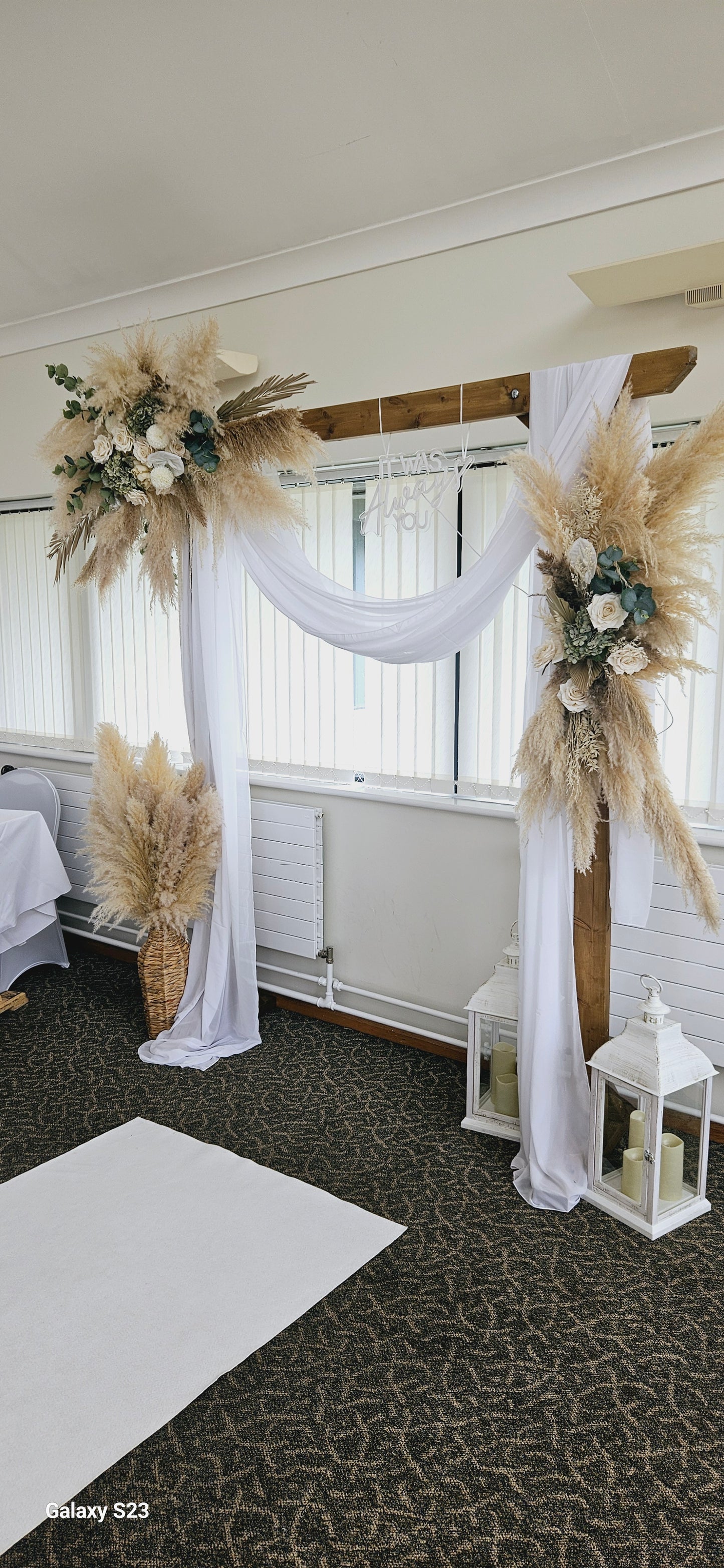 Wooden or Metal Arch