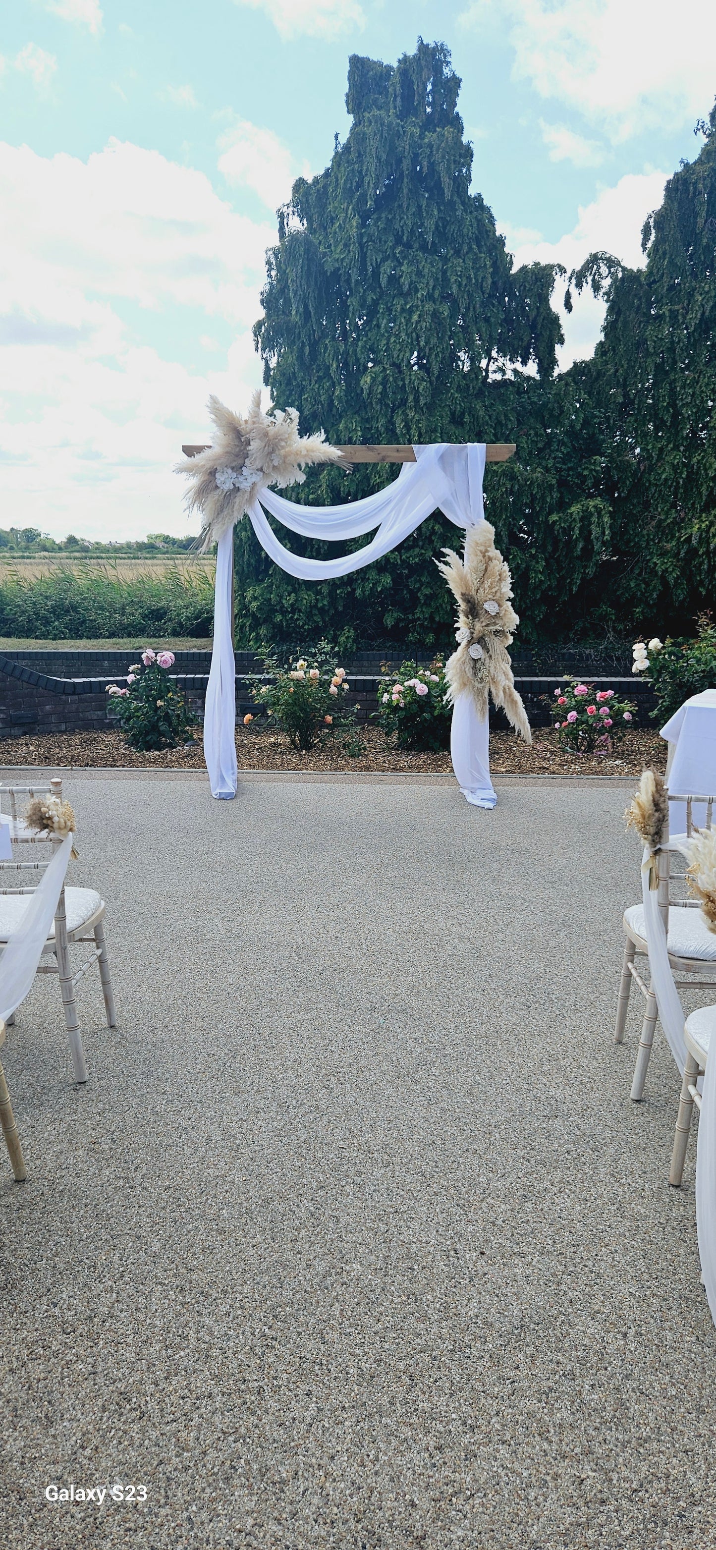 Wooden or Metal Arch