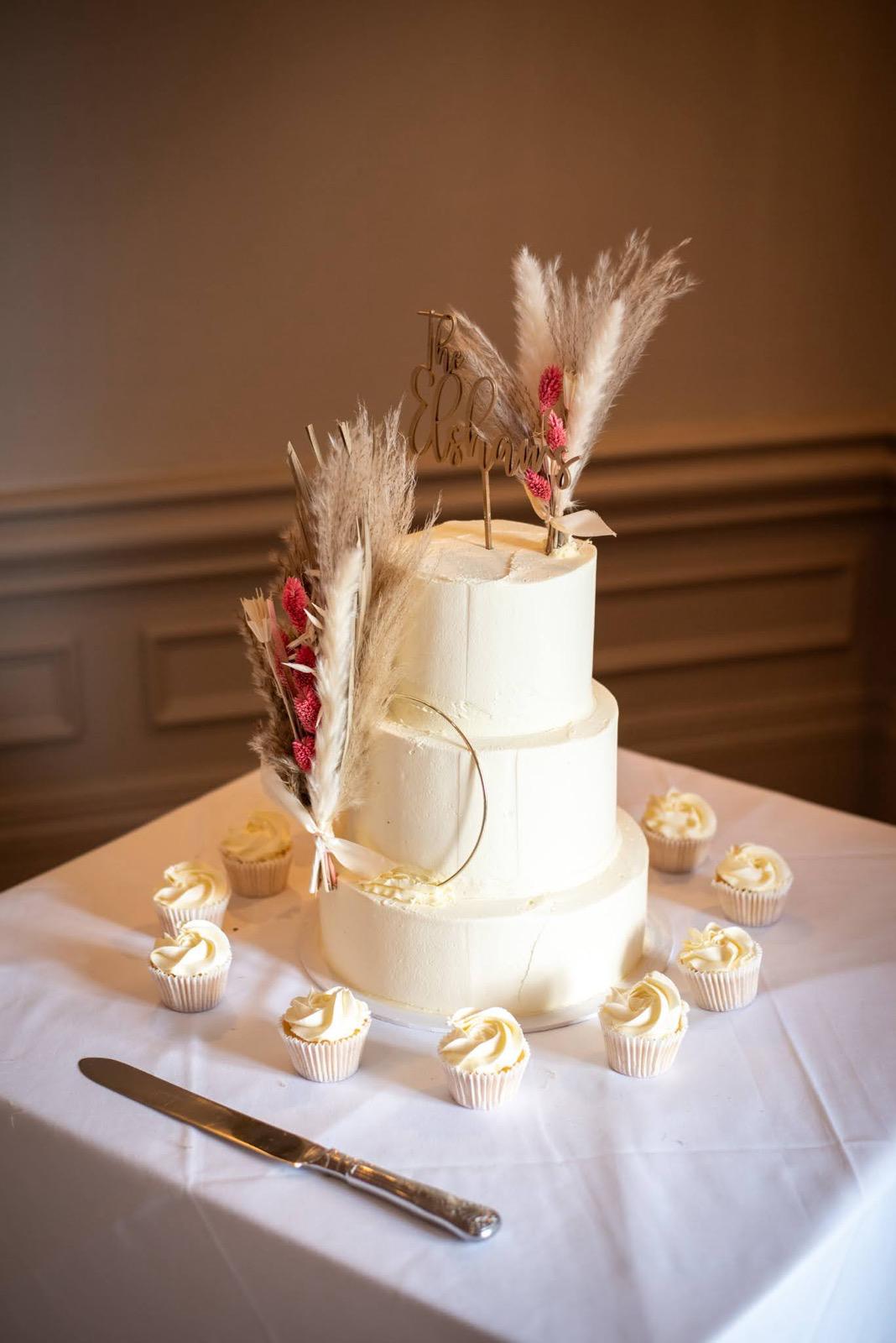 Cake Topper: Gold Hoop & Posy Dried Flower, Pampas Unique Handmade